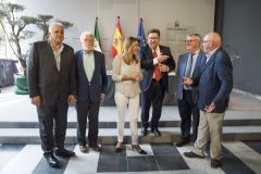 La presidenta de la Junta, Susana Díaz, preside en San Telmo la firma de una declaración institucional que recoge la postura de Andalucía ante la reforma de la Política Agrícola Común (PAC). El acto, contó con la participación de representantes de las organizaciones agrarias UPA, Asaja y COAG, así como de las Cooperativas Agroalimentarias de Andalucía
/03/09/2018- Foto: OPJA(GC). Fotografía oficial de la Junta de Andalucía, se pone a disposición solamente para su publicación por las organizaciones de noticias y/o para la impresión de uso personal por parte del sujeto (s) de la fotografía. La fotografía no puede ser manipulada de ninguna manera y no se puede utilizar en materiales comerciales o políticos, los anuncios, productos, promociones que de alguna manera sugieran aprobaciçón o respaldo de la Junta de Andalucía.