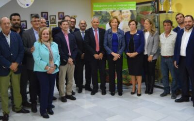 La consejera de Agricultura, Carmen Ortiz, visita las cooperativas granadinas